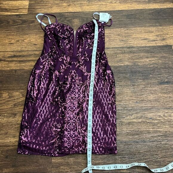 DB studio pattern sequin illusion plunge dress - Picture 4 of 13